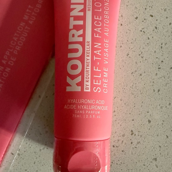 Kourtney Kellar Self-Tan Face‎ Lotion & Mit - Picture 7 of 9